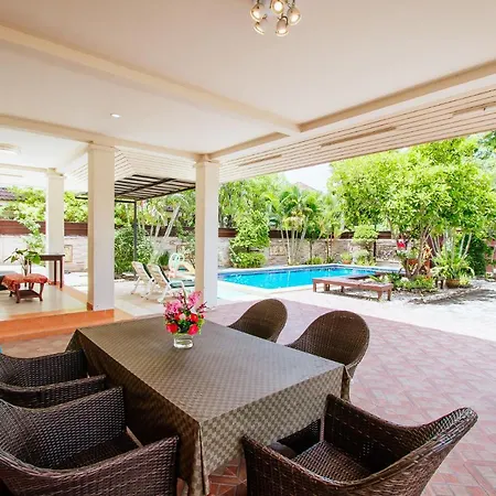 Private Residence Hosted By Sasithorn Nong Prue Exterior photo