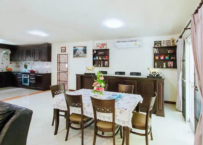 Private Residence Hosted By Sasithorn