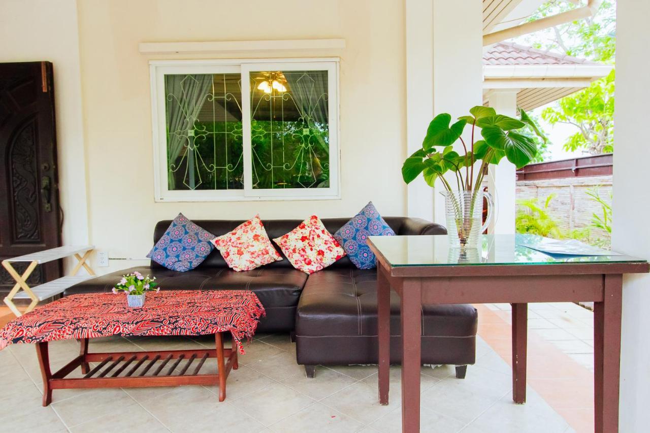Villa Private Hosted By Sasithorn
