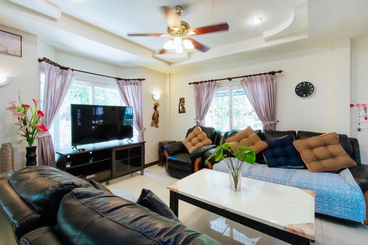 Villa Private Hosted By Sasithorn