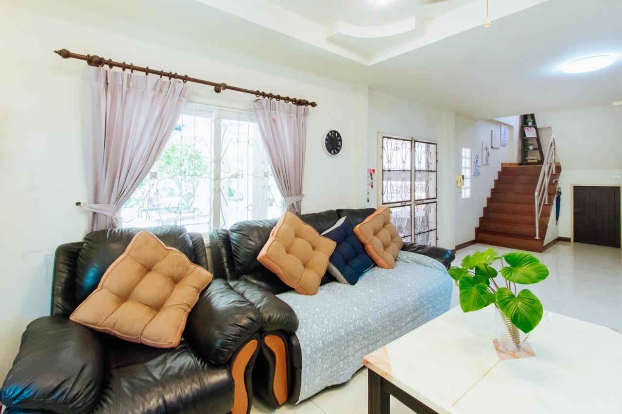 Villa Private Hosted By Sasithorn