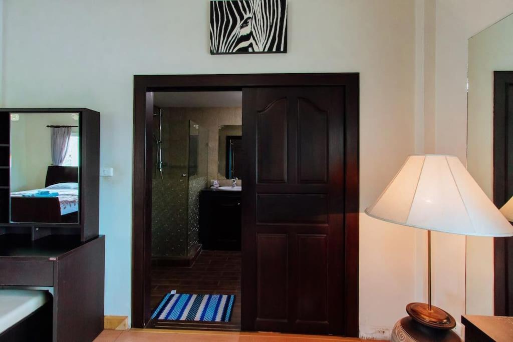 Private Hosted By Sasithorn Villa Nong Prue