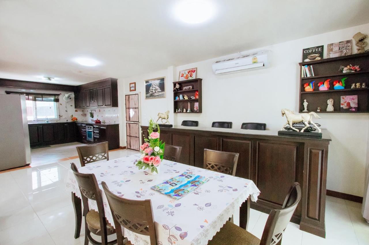Private Hosted By Sasithorn Villa