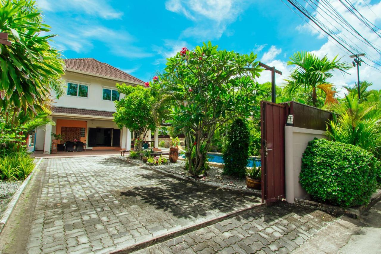 Private Hosted By Sasithorn *